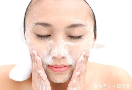 健康|晚上睡觉之前是护理皮肤的好时机,做好这5件事,皮肤干净很健康