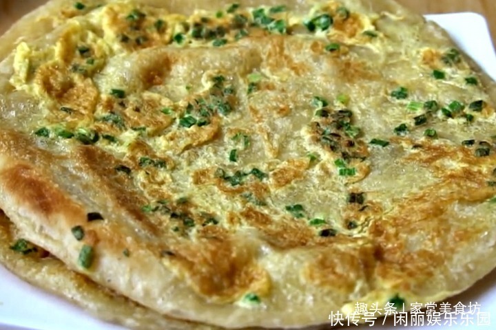 葱花饼此做法,谁都能学会,暄软好吃有劲道,连吃一周都不腻