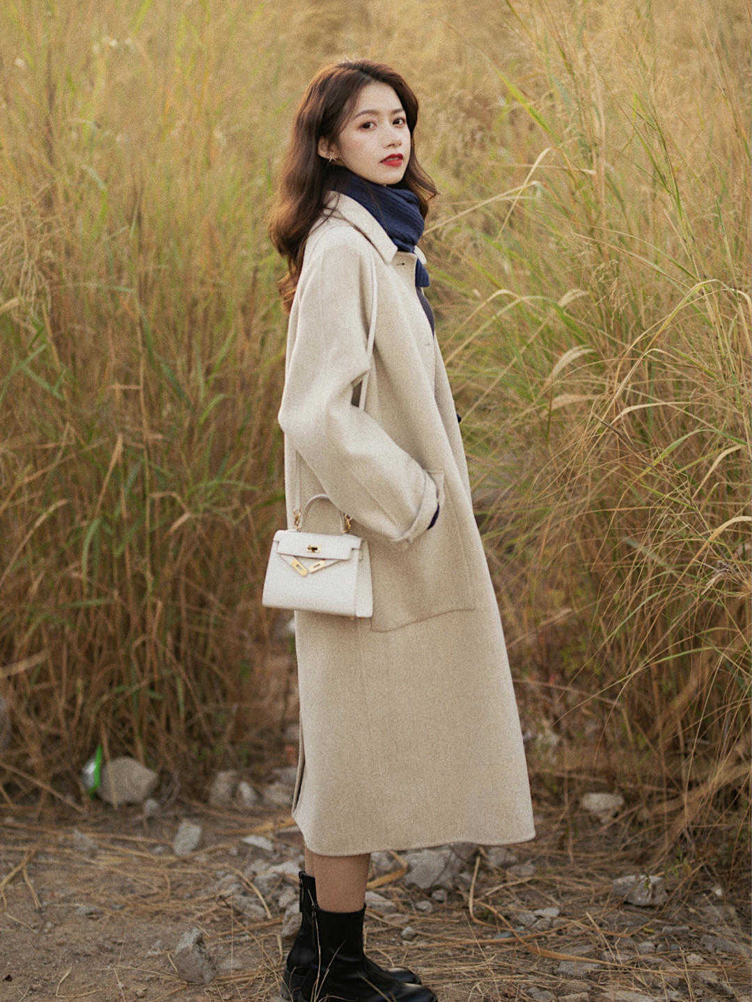 百搭|几款百搭又高级穿搭,不冷不热通勤日常,让你惊艳同龄人