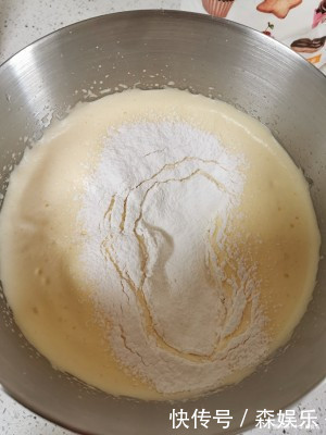 1碗面粉，5个鸡蛋，教你在家做鸡蛋糕，香甜松软，营养又美味！