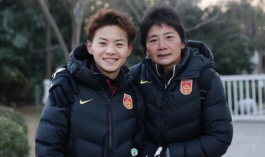 王霜|女足王霜正式官宣重要决定!水庆霞大力支持,中国女足迎来新希望