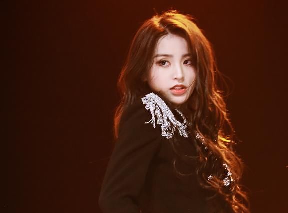 《青2》开播周年售后,1人频传恋情,18人拍剧多人发单曲