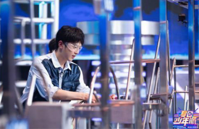 收视|《夏日少年派》全阵容海报发布,以成为收视冠军,能保持下去吗