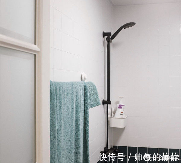 小喜|这对夫妻太有远见,把次卧和客厅打通,清爽开阔,日子过得简单舒适