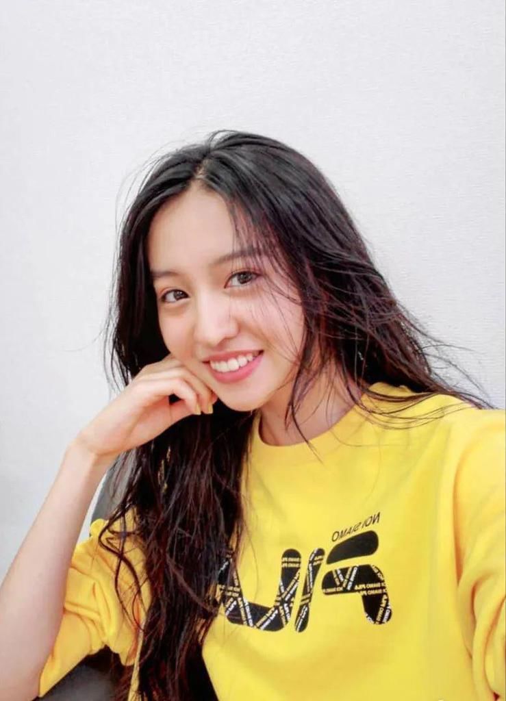 冬天头发干枯毛躁怎么办？这6个小技巧，让头发蓬松有质感