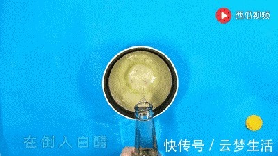 雪地靴|今天才知道，鞋子后面的“小尾巴”，还有这作用，后悔知道晚了