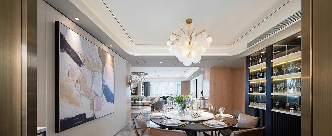 休闲|253平大平层,光装修就花了124w,一进门就被迷住了,客厅更大气