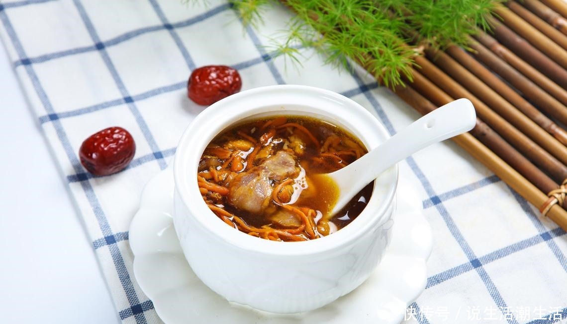 养生|虫草花炖鸡汤,增强抵抗力的养生膳食,适合全家人喝的美味营养汤