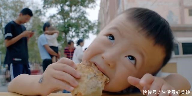 一天能卖2000个的烤包子,到底有多好吃吃了一次后我服了~