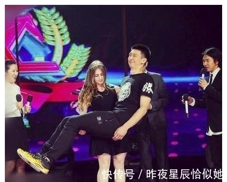 萝莉|俄罗斯19岁萝莉竟是金刚芭比,外表清纯,一秀肌肉无人敢靠近