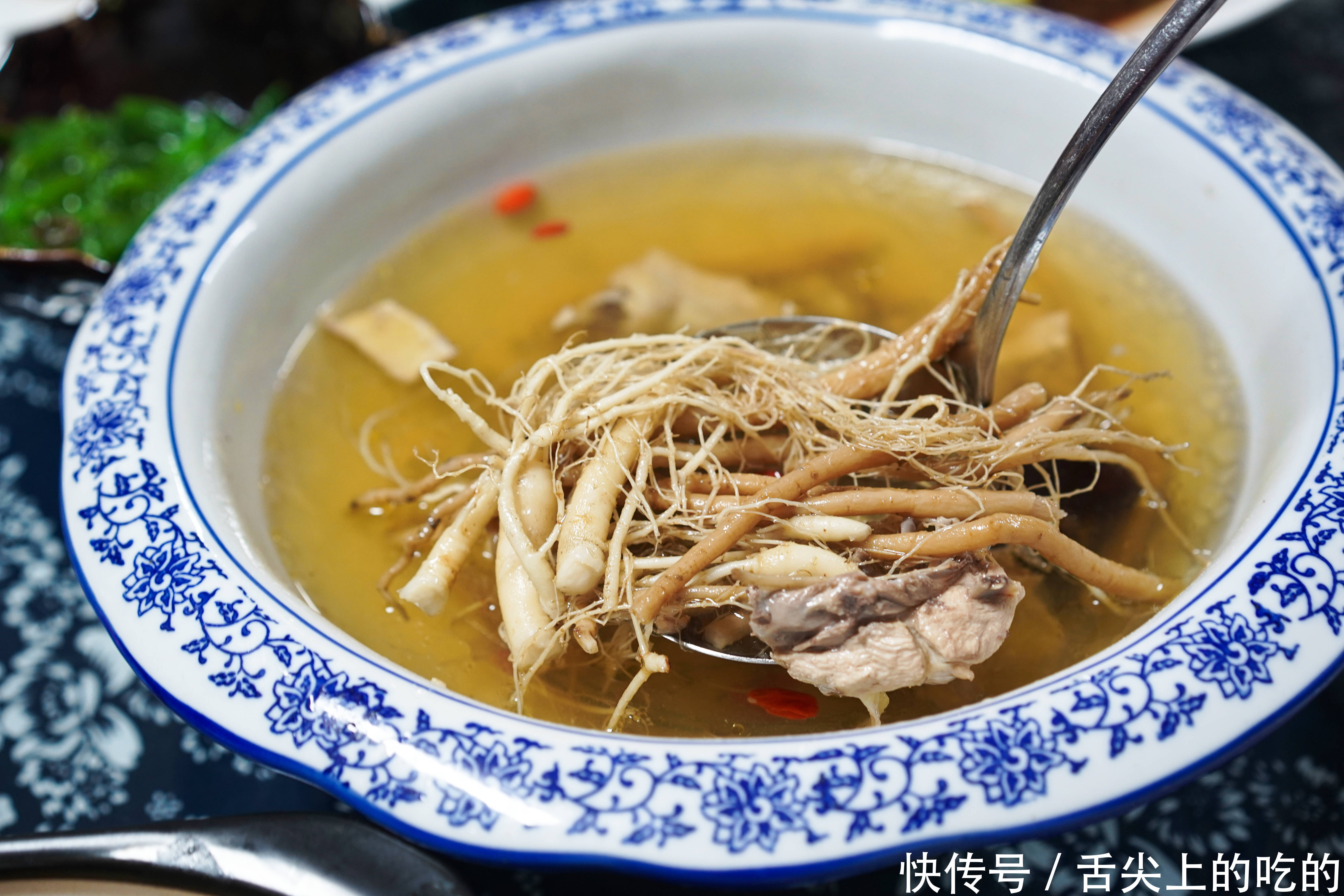 去东北旅行,热情的东北人会带你吃这些美食,每一道都是硬菜