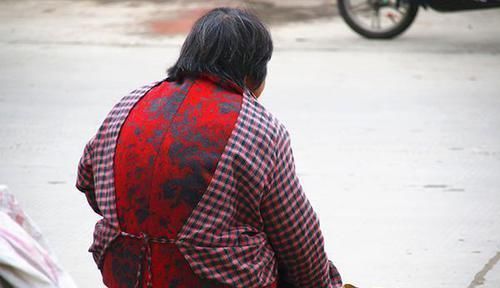 年龄|女性绝经越晚越好正常绝经年龄是多少女性可别搞错了