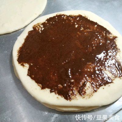 简单易做雪花肉桂面包！全家人都爱