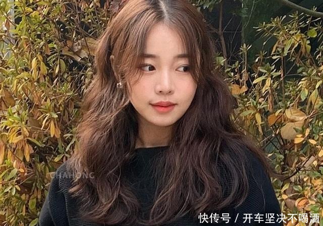 小熊|2021发型趋势慵懒羊毛卷、率性赫希发、甜酷翘短发……赶紧来看看