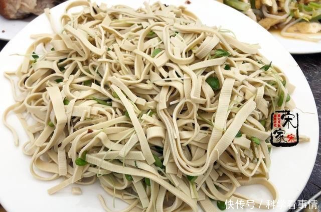 农村330元一桌的宴席,鸡鸭鱼肉都有,利润在哪