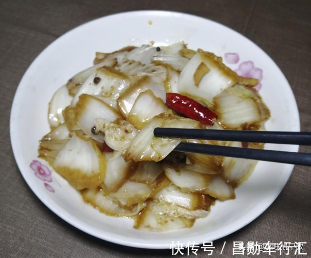 厨友们|家常醋溜白菜怎么做最好吃?掌握这三个窍门,脆嫩鲜香,美味下饭