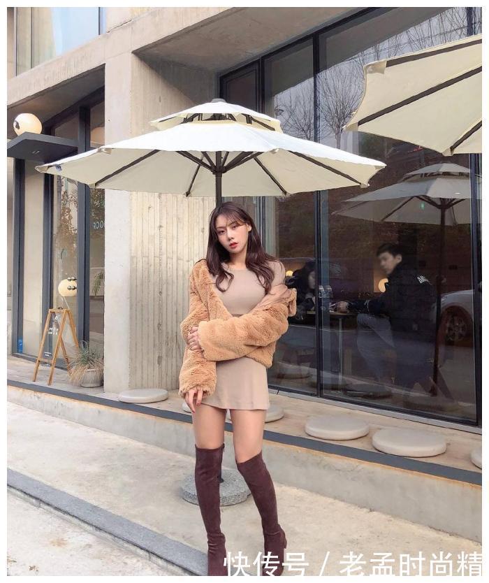 长发|卡其色连衣裙,深棕黄色系小波浪卷长发,凸显出端庄雅致的气质范