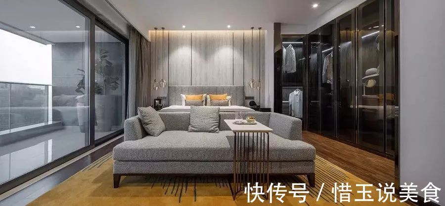 卧室内|还在买衣柜现在流行“挖墙”装衣橱!