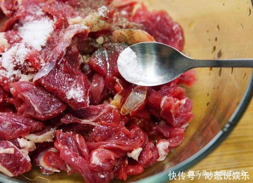 滑嫩|炒牛肉,怎样做才滑嫩不塞牙大厨学会这几招,牛肉好嚼不塞牙