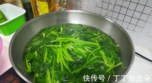 西蓝花|炒菜前记得要焯水的3种蔬菜,别嫌焯水麻烦,弄不好有害于健康!