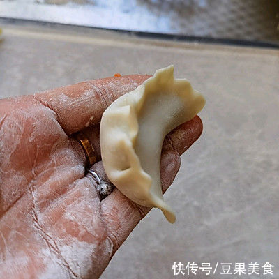 减肥也能吃芹菜胡萝卜鲜肉饺子,不信?看这里