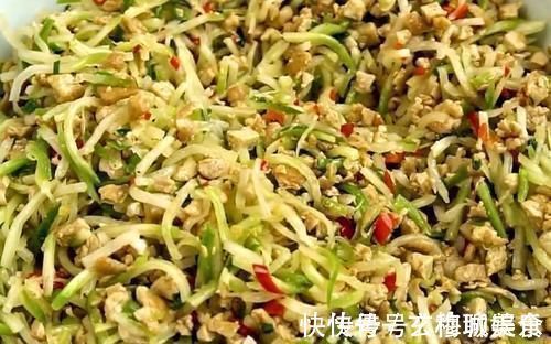 馅料|秋天，南瓜红薯靠边站，用此菜烙馅饼最香，5毛钱一斤，别不懂吃