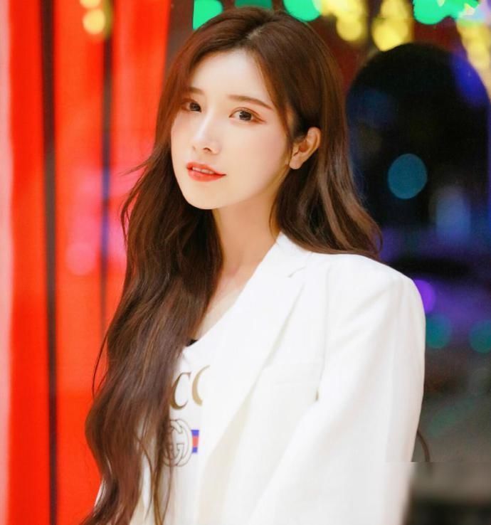 陆柯燃卡位出道最幸运公司老板情况被曝光,她出道真的是奇迹