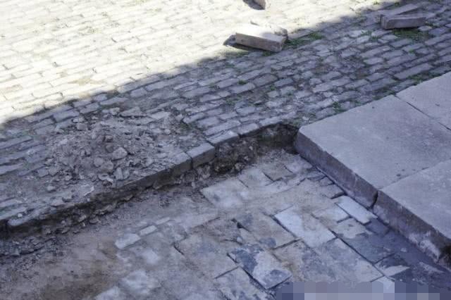 惊现|故宫地面惊现1条裂缝,拆开后发现1尘封600年秘密,专家:朱棣够狠!