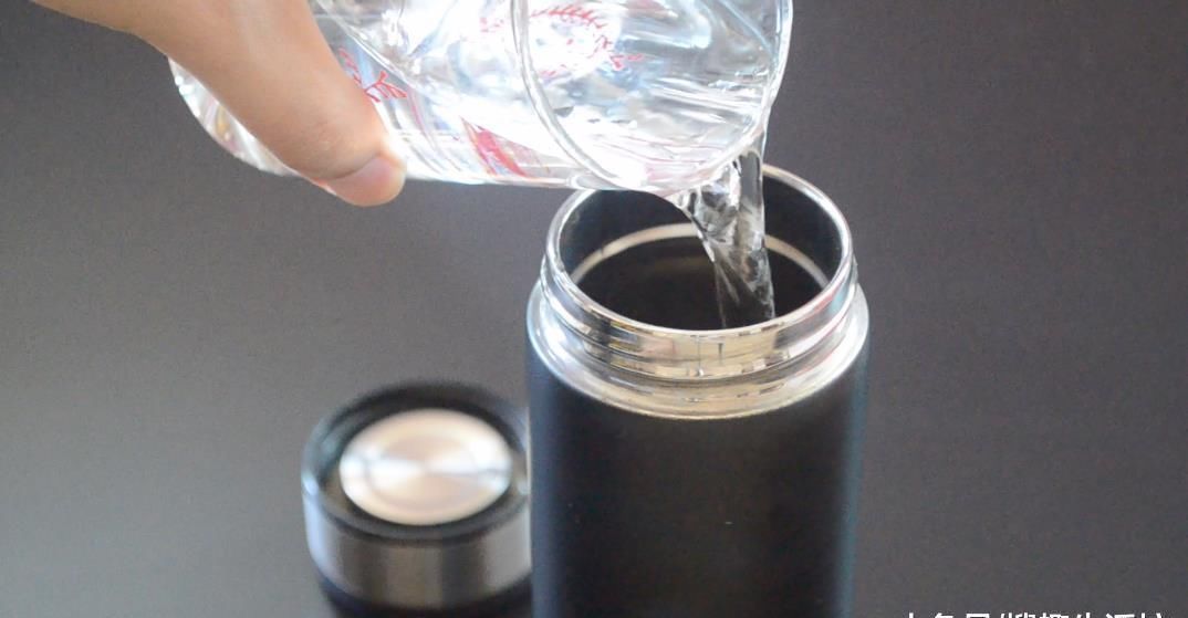 保温杯|保温杯太深不好清洗, 教你一招, 不用洗涤剂, 细菌污垢洗得干干净净