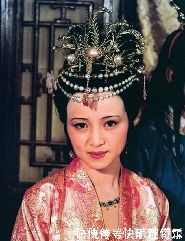 北静王真实身份不简单,参加秦可卿葬礼,为贾府被抄埋下祸根