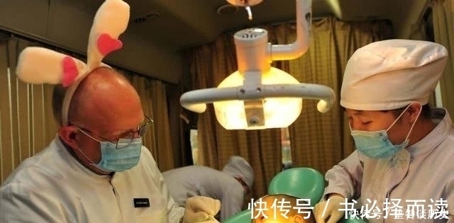 孙子|7岁孙子长出“双排牙”,每一颗都要拔,奶奶自责都是我的错