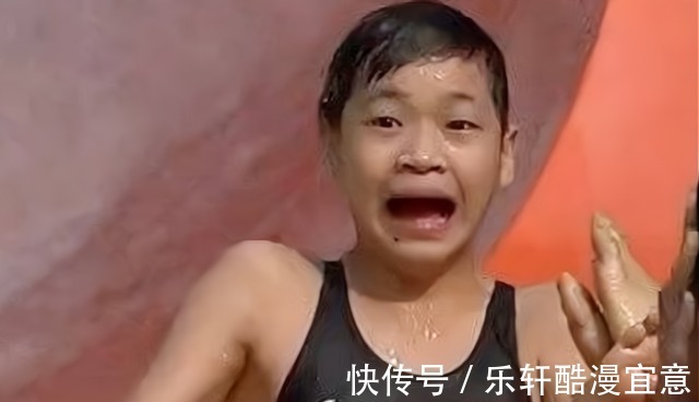 阿布扎比|全红婵备战全新赛事!与国家游泳队打卡赛场,背小水壶比耶太可爱