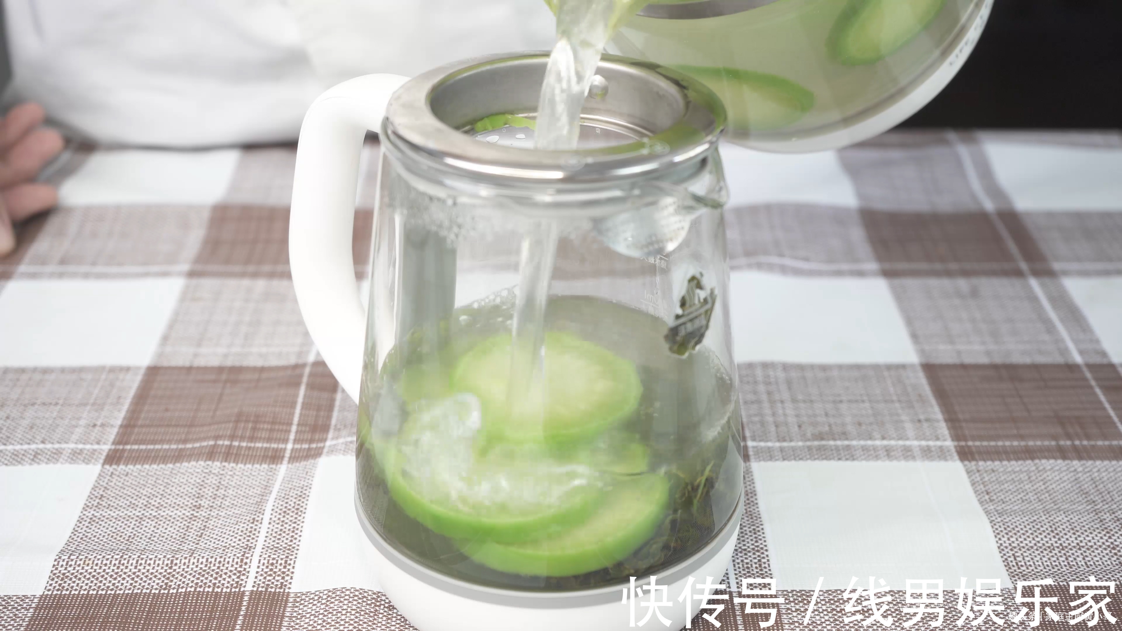 奶奶|93岁奶奶喝了一辈子的萝卜茶,做法过程全部教你,很简单也营养