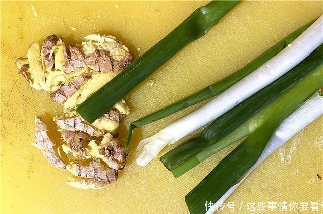 想吃烤串不用去烧烤摊,自己在家做,外焦里嫩,干净卫生,真解馋