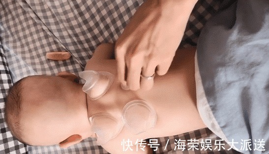 家长|“不着调”爸妈给孩子拔罐火了!看到宝宝专用“罐”后,网友笑喷