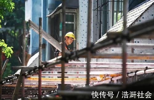 补贴|老房子加装电梯再出“新方案”?“共享电梯”来了,不需要再争了