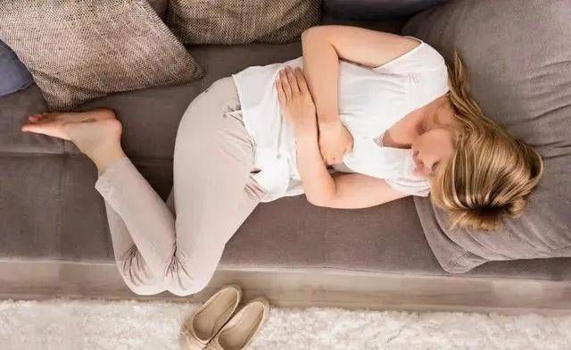 分泌物|29岁女子,查出宫颈癌晚期,家属病床前痛哭,无奈放弃治疗!