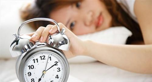 睡眠时长|天天早起真的养生?几点起床最合适?建议尽量别早于这个点