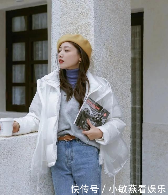 羽绒服+骑士靴,羽绒服+碎花裙,冬天这么穿又美又飒