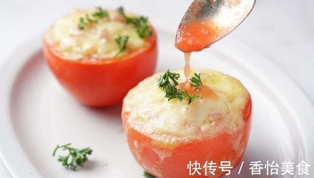土豆|高颜值的元气早餐，土豆放西红柿里面烤，咬一口满口奶香味