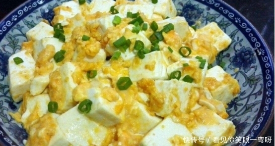 制作|蟹黄豆腐这道菜该如何制作?有什么诀窍吗?