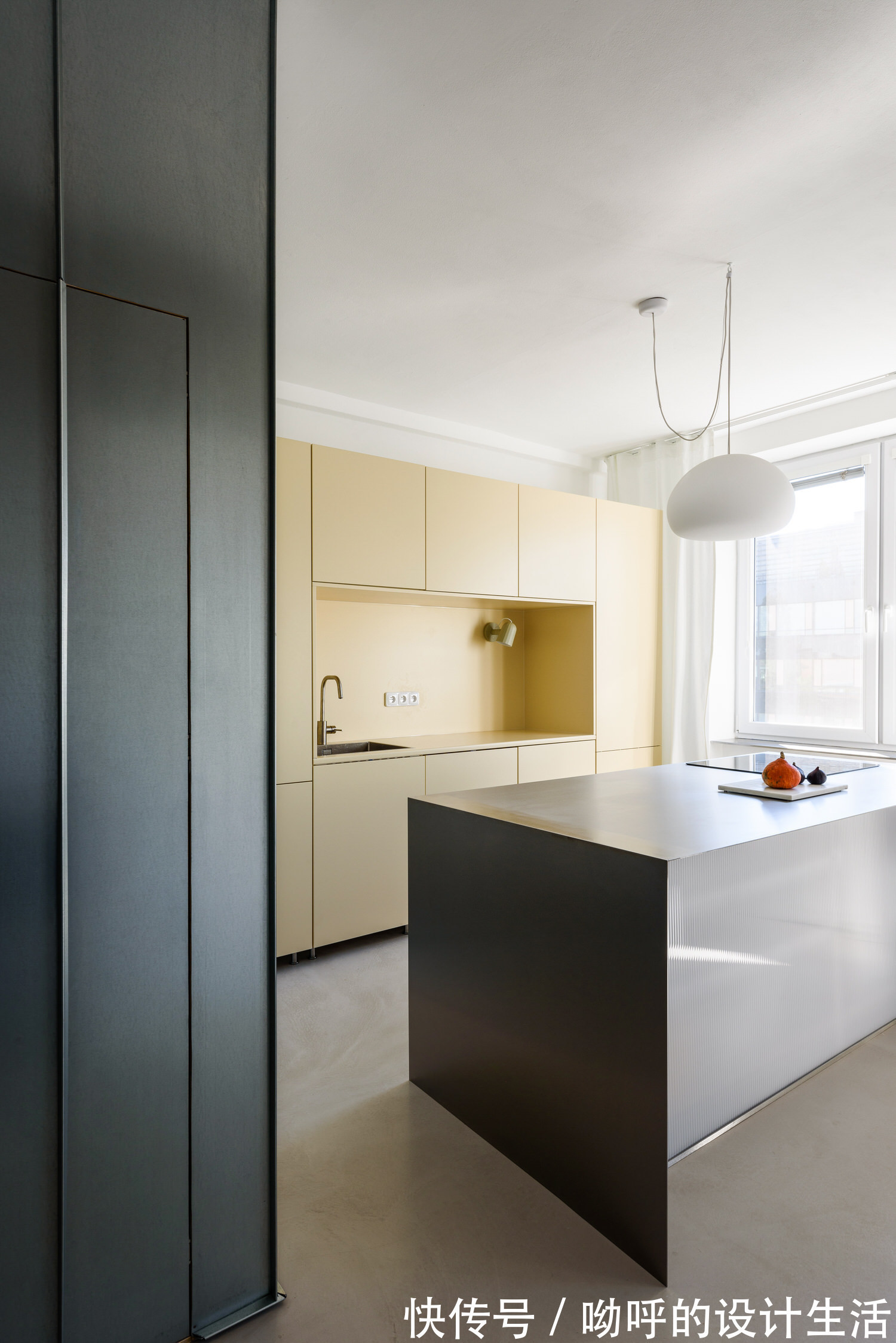 大胆的极简主义:Alan Prekop两室公寓