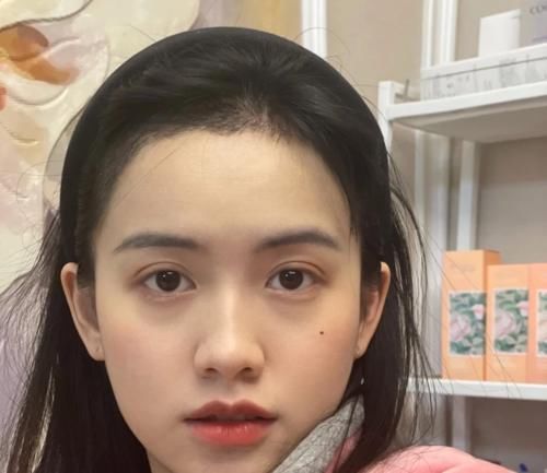 20岁的女生如果有这几个特征，看起来会很显老，就算占一个也会