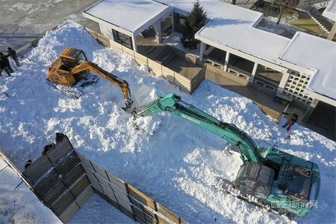 探秘|太阳岛雪博会：还没开雕，堆雪已经很壮观丨手机记者带你探秘