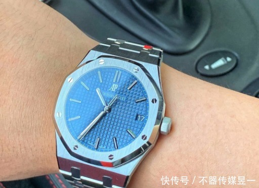 爱彼皇家橡树|运动感十足的腕表,深聊爱彼皇家橡树蓝盘15500腕表