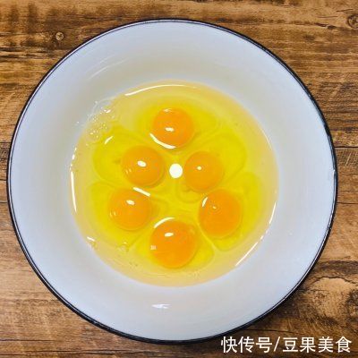 原来做年夜菜｜金玉满堂·0失败黄金蛋饺这么简单