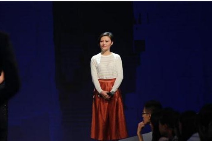 播音主持|她曾是央視主持，巔峰時(shí)辭職，二婚上《非誠(chéng)勿擾》1小時(shí)牽手富商