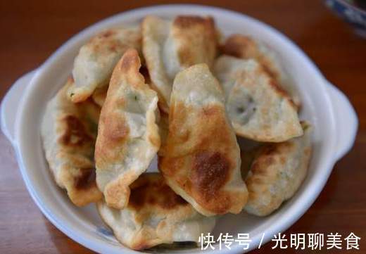 虾皮|做韭菜馅饺子,切完别直接拌馅,忘了关键一步,难怪韭菜总出水