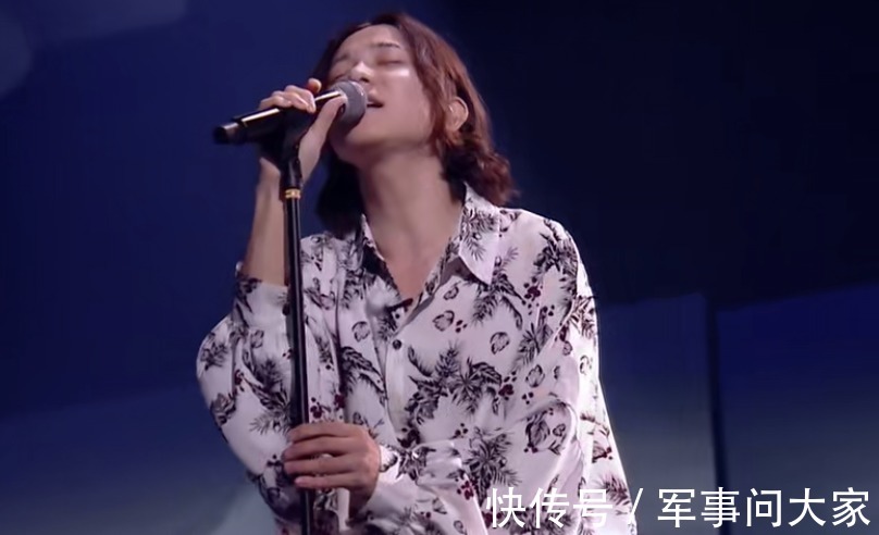 cp感|许嵩综艺首秀太精彩,薛之谦拿一份工资打两份工,两人cp感十足