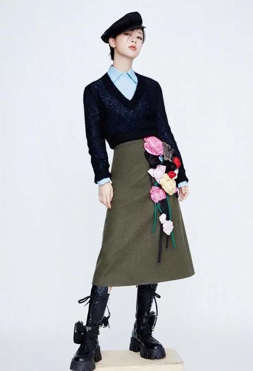 还在单穿毛衣？“衬衫＋毛衣”的叠搭才够吸睛！时髦显瘦还洋气